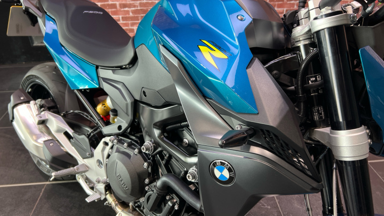 BMW F900 R